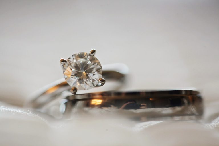 Unique engagement rings for her